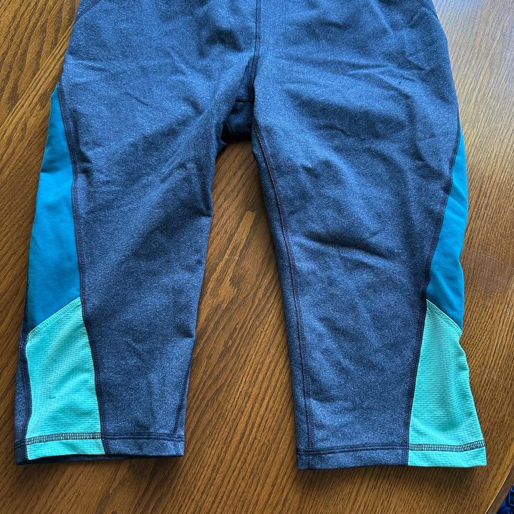 Tek Gear, size Large skimmer mid rise. Blue/teal pant.